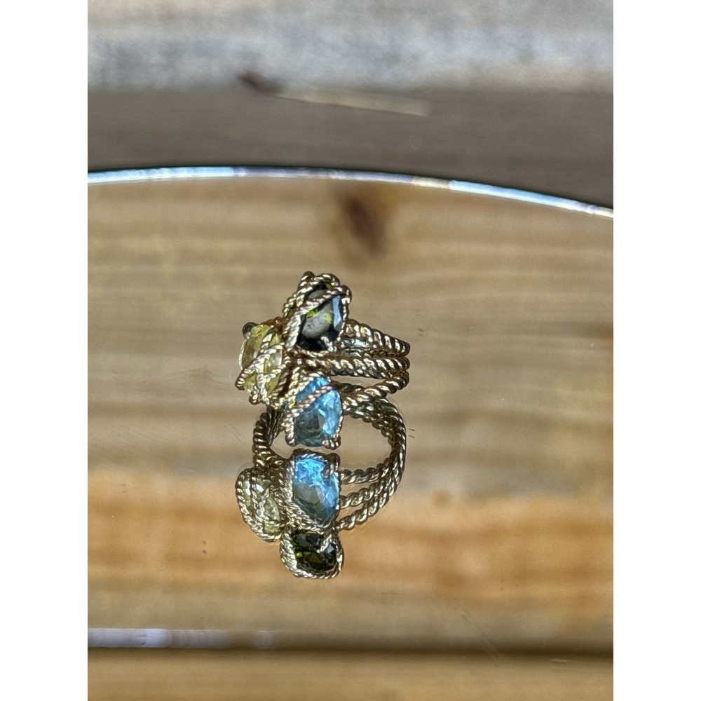 Pretty Gold Tone Twisted‎ Wire Ring w Wire Wrapped Gemstones
